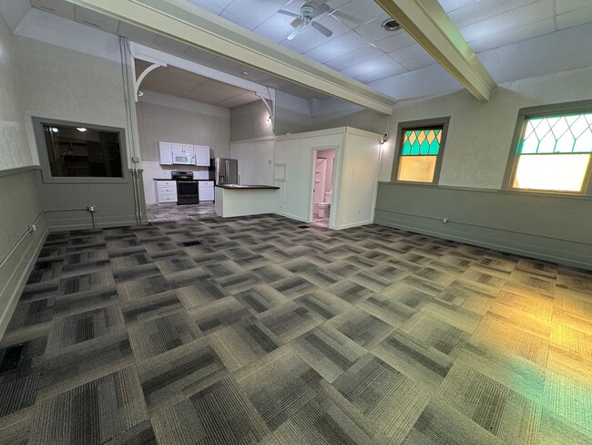 Photo - 2nd &amp; Diamond Unit D