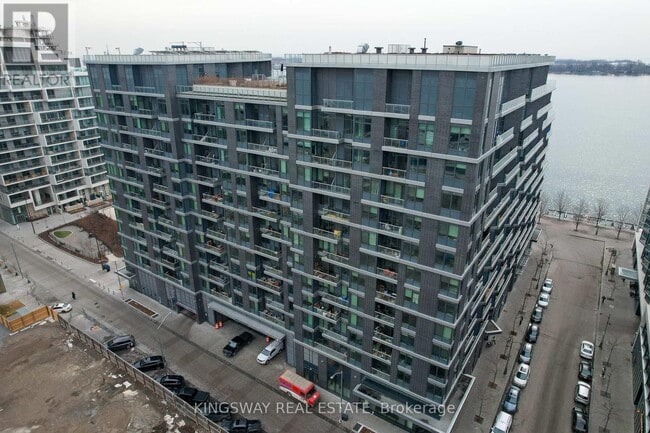 Photo - 1 Edgewater Dr