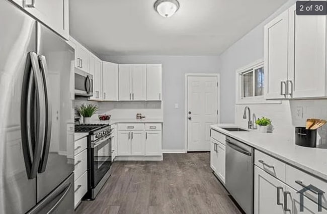 Building Photo - Modern 6-Bedroom Home in North Philadelphia