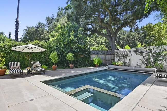 Photo - 1430 Bonnell Dr