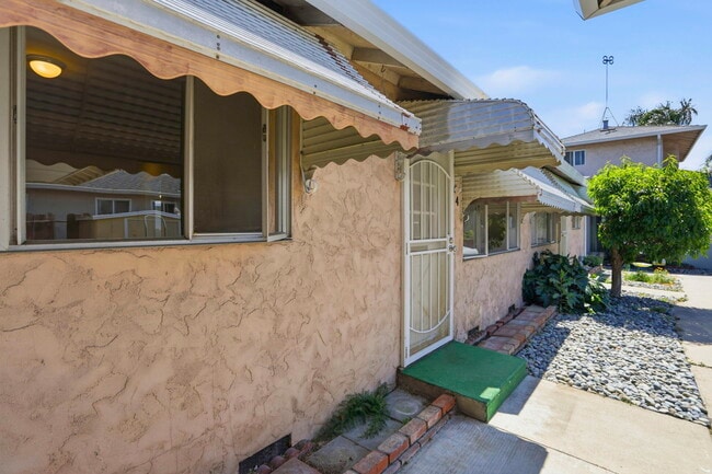 Photo - 2105 Royal Dr