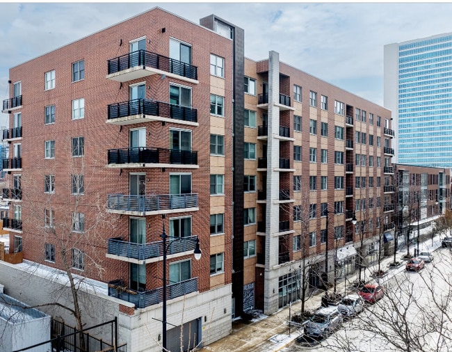 Building Photo - 873 N Larrabee St Unit 201 Rental