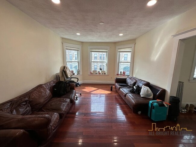 Photo - 194 Kelton St Unidad 194 Kelton #2