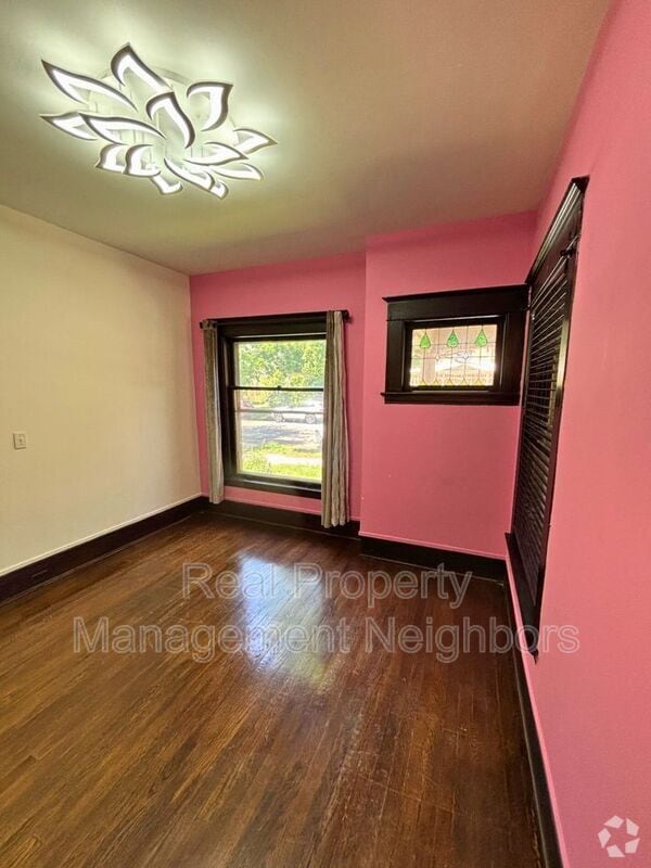 Building Photo - 216 Lafayette Ave NE Unit E Rental