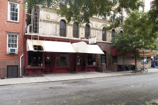 Photo - 32-34 Jones St