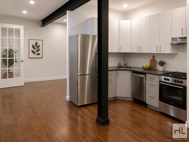 Photo - AVAILABLE AUGUST 1. / EASTERN PARKWAY 3-Bed Crown Heights Unit 3H
