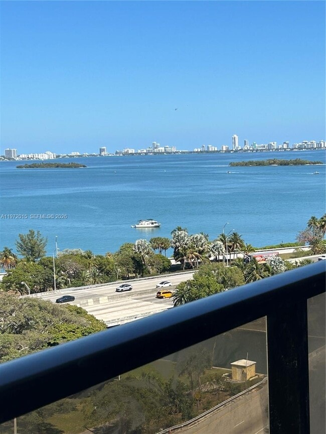 Photo - 600 NE 36th St Unidad 1519