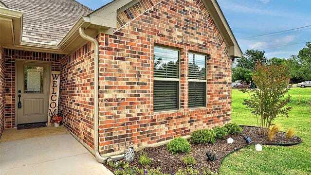 Photo - 102 Prairie Grass Dr