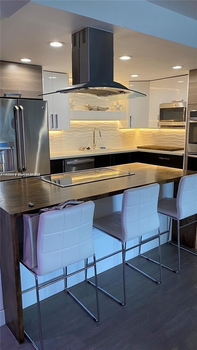 Photo - 19390 Collins Ave Unit 424