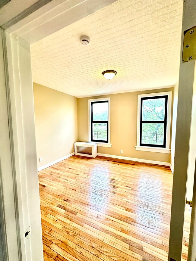 Photo - 16 W 1st St Apartamento Unidad second floor