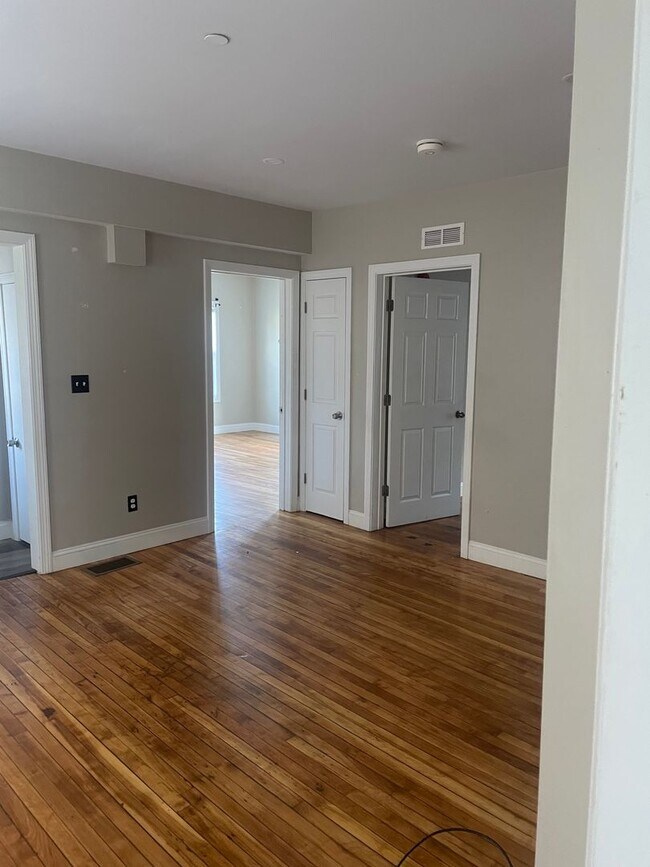 52 Myrtle Ave Unit #1