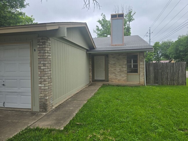 Building Photo - 420 Vista W Ct Unit B