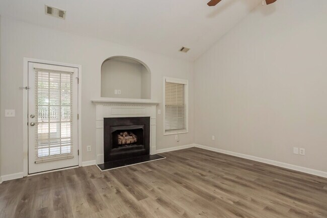 Photo - 2650 Neighborhood Walk