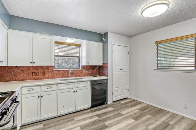 Photo - 12808 Irongate Ave