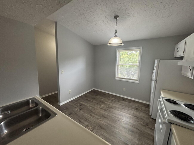 "Charming 3-Bed, 2-Bath Home in Cookeville – Your Perfect 1350 Sq Ft Retreat!"