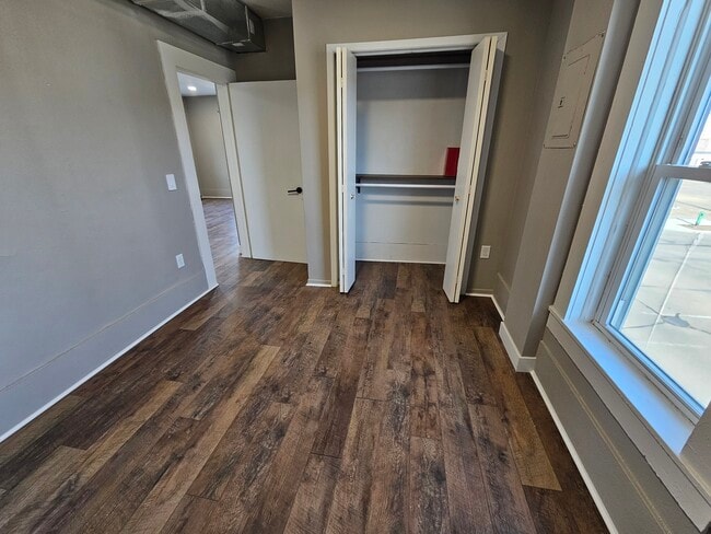 Bedroom 1 + closet - 502 Bay St Unit 502