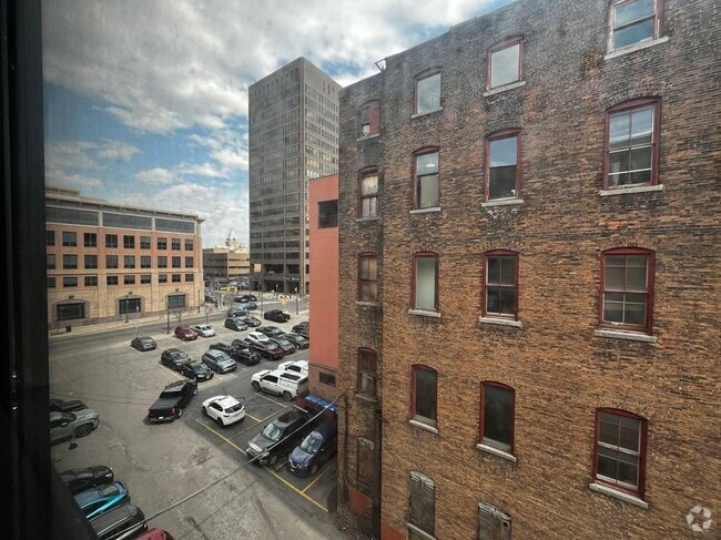 Building Photo - 110 Walton St Rental