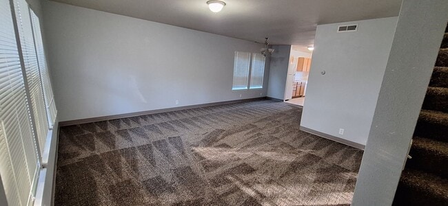 Building Photo - 196 - 3427/3429 SE 3rd Unit 196-3427 SE 3rd