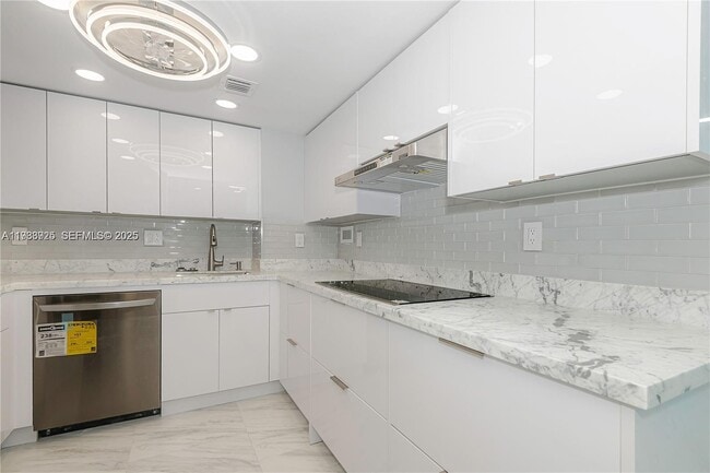 Photo - 3180 S Ocean Dr Unidad 706