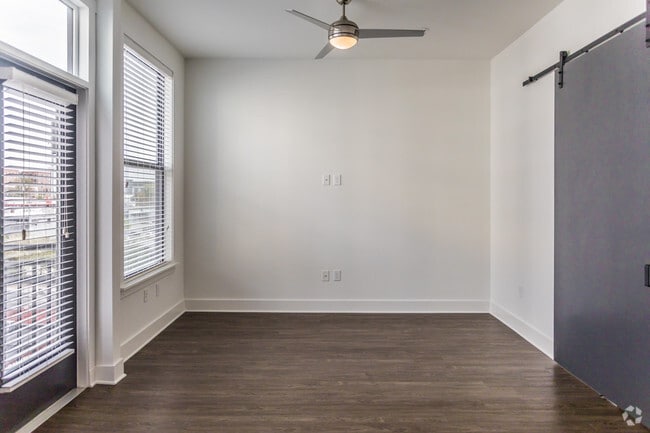 1 BR, 1 BA - Greensward