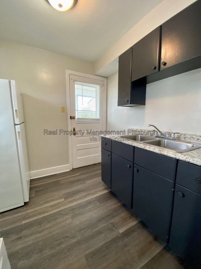 Building Photo - 7209 Front River Rd Unit 3