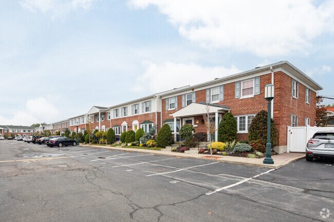 Photo - The Valley Townhouse Condominiums