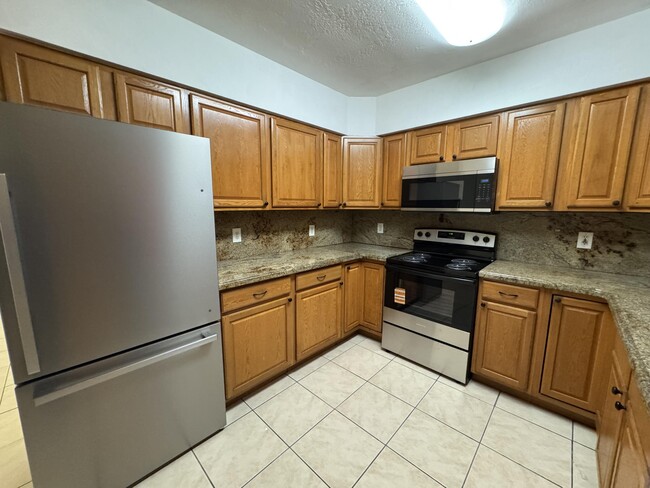 Photo - 198 SW 15th St