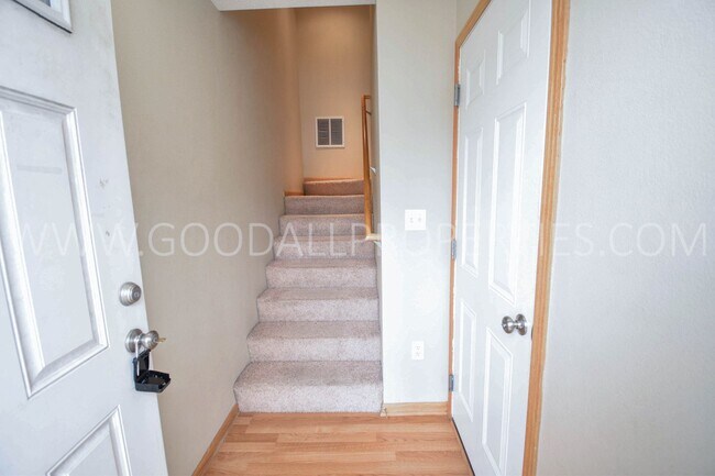 Photo - Spacious 2-Bedroom Urbandale Townhome with 2-Car Garage