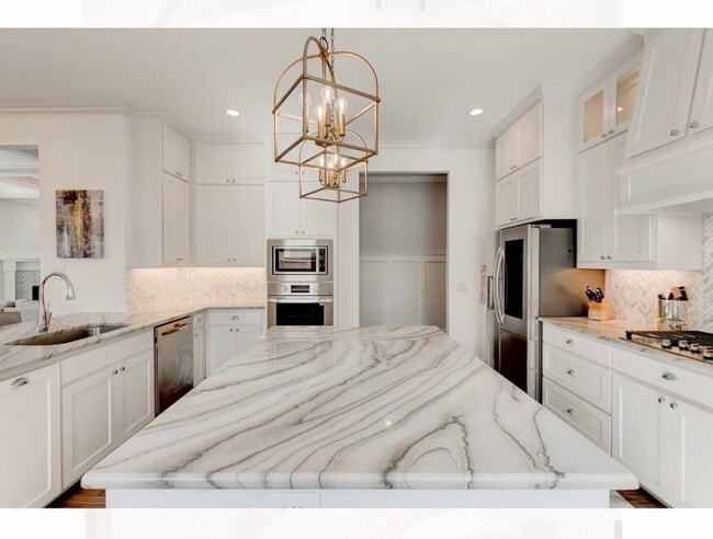 Photo - 853 Edgefield Rd