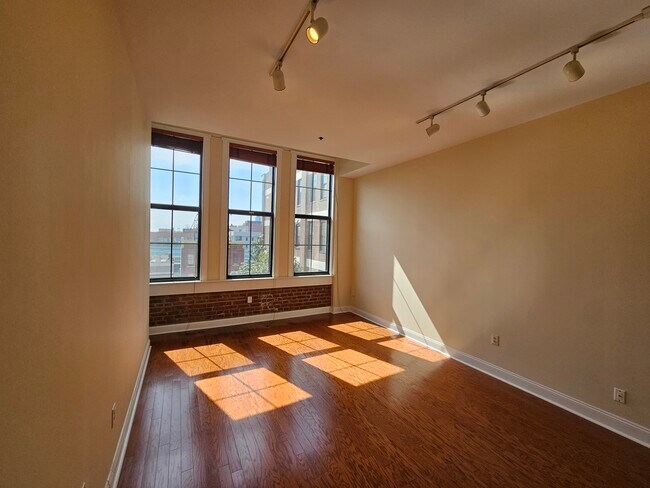 Photo - 315 New St Unit 502