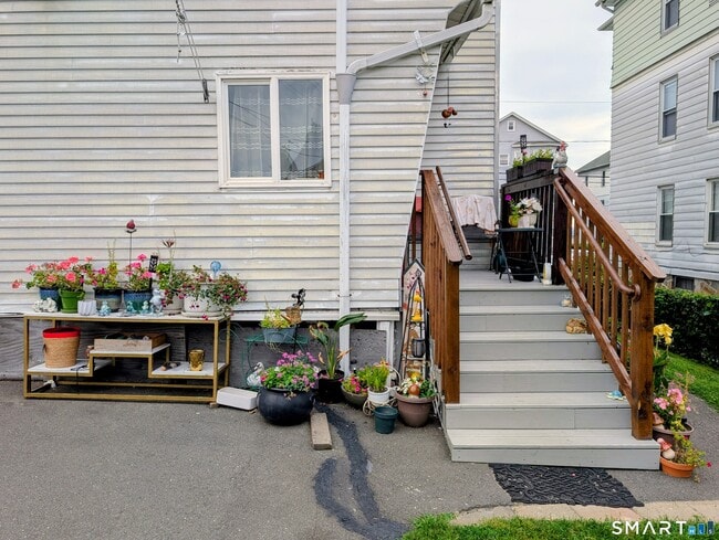 Photo - 160 Smith St