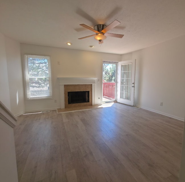 Photo - Single Family Home 2 beds 1 Full bath and 1 Half bath Available Now!