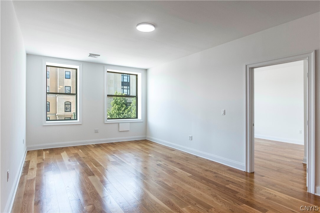 Photo - 221 Elizabeth St