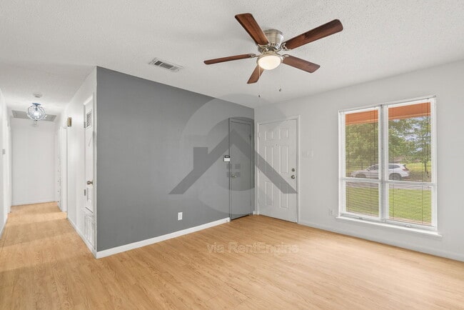 Photo - 9409 Cerelle Dr