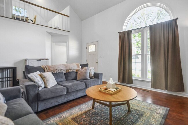 Photo - Pet Friendly Three Bedroom!