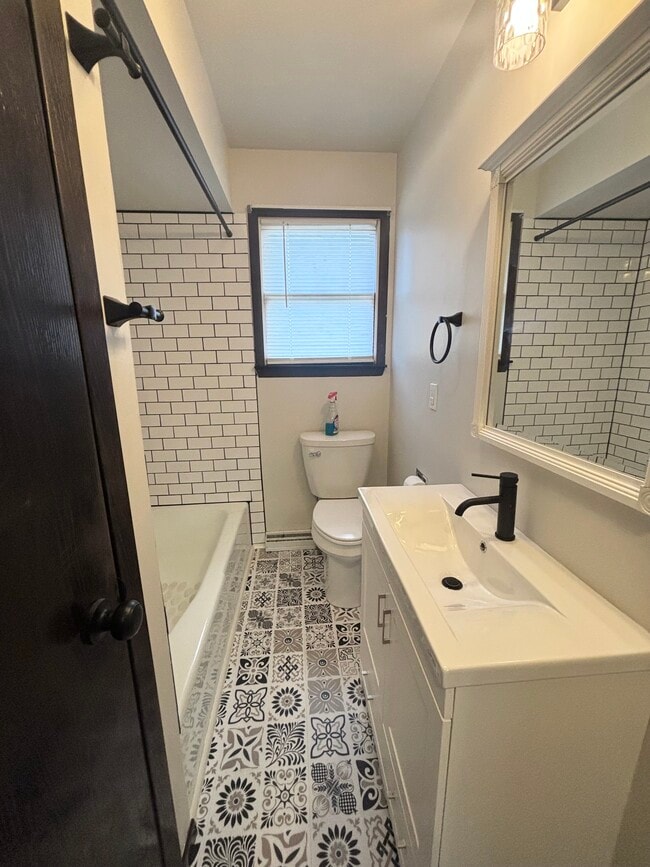 Photo - 1033 Wilson Ave Unit Rear