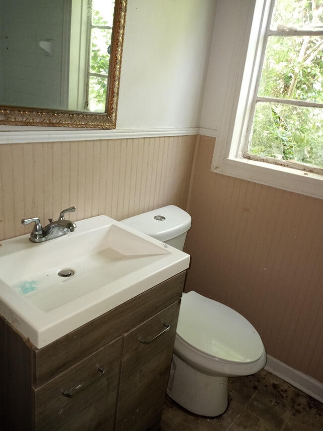 Photo - 304 Lawrence Rd