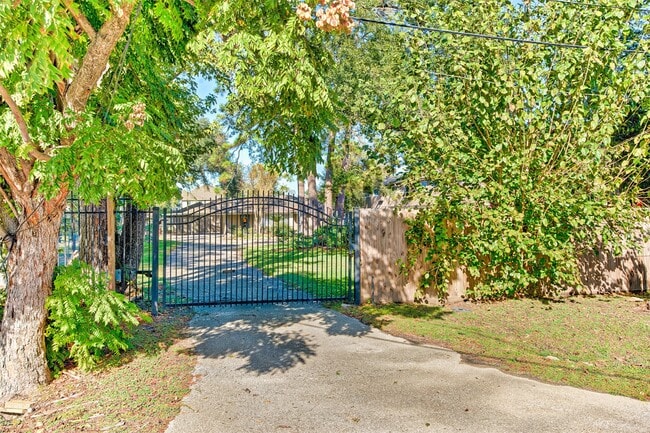 Photo - 918 Lehman St