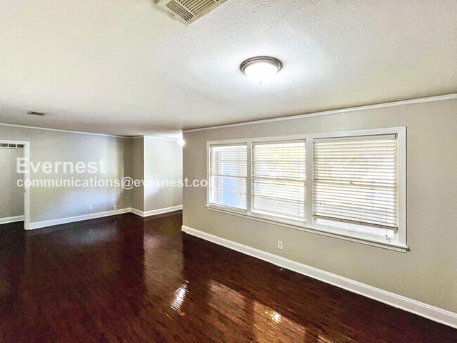 Photo - 1521 Wilhurst St