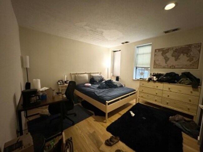 Photo - SEPT 2026  -  Rare Fenway 5 Bed/3 Bath on Gainesborough St.  Two Floors, Central A/C, Students We...