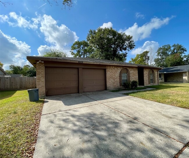 4502 Mossygate Dr