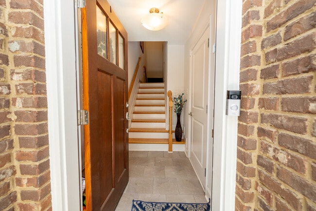 Photo - 260 Goodson Way NW