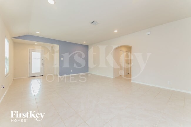 Photo - 312 Shiplap Ln