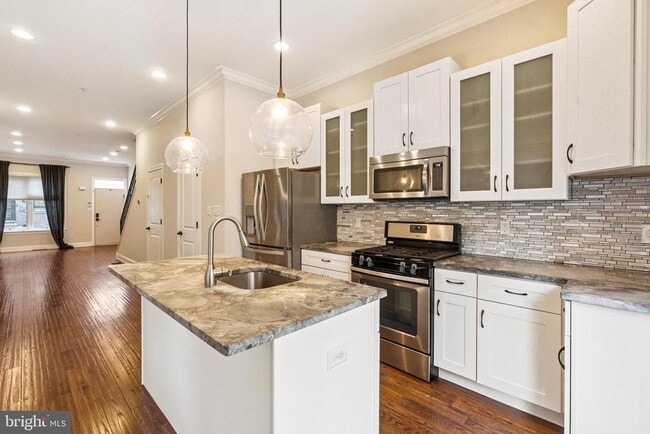 Photo - 719 E Thompson St