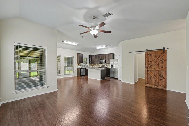 Photo - 1061 Shadow Bend Ct