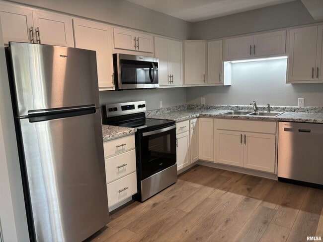Photo - 1646 W 42nd St Unit 12