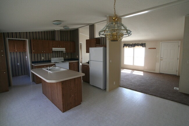 Photo - 3 bedroom in centralized location