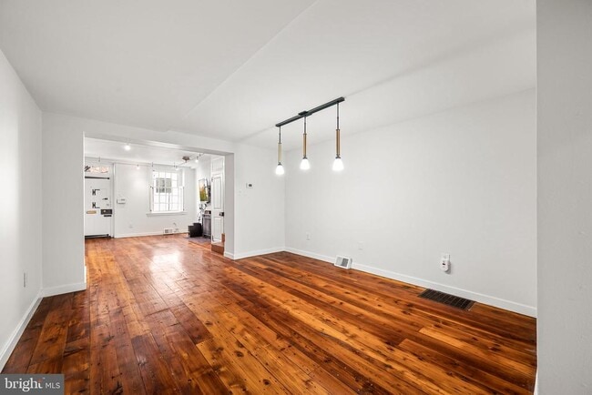 Photo - 438 Spruce St