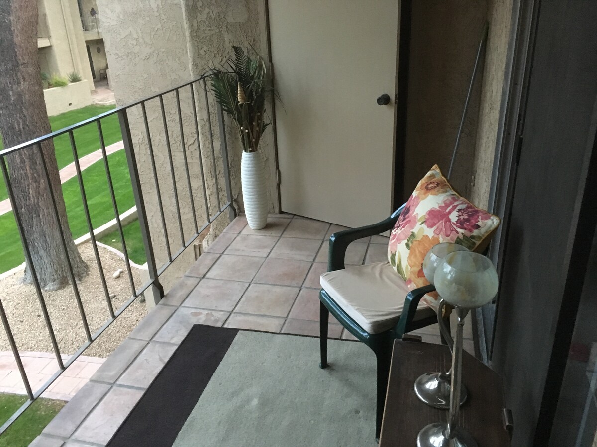 Balcony overlooks courtyard -quiet - 7436 E Chaparral Rd Condo Unit 221 B