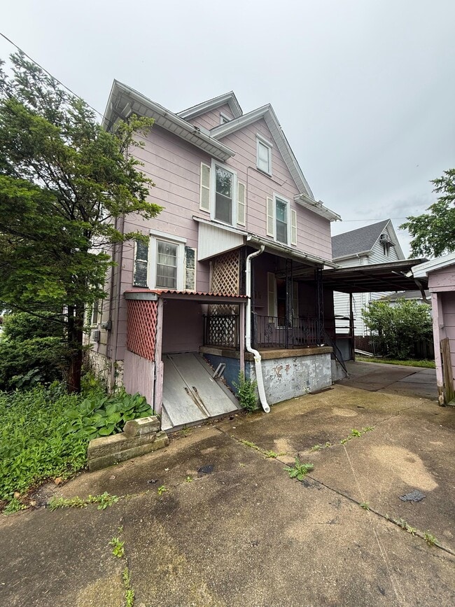 Photo - 1595 N Church St